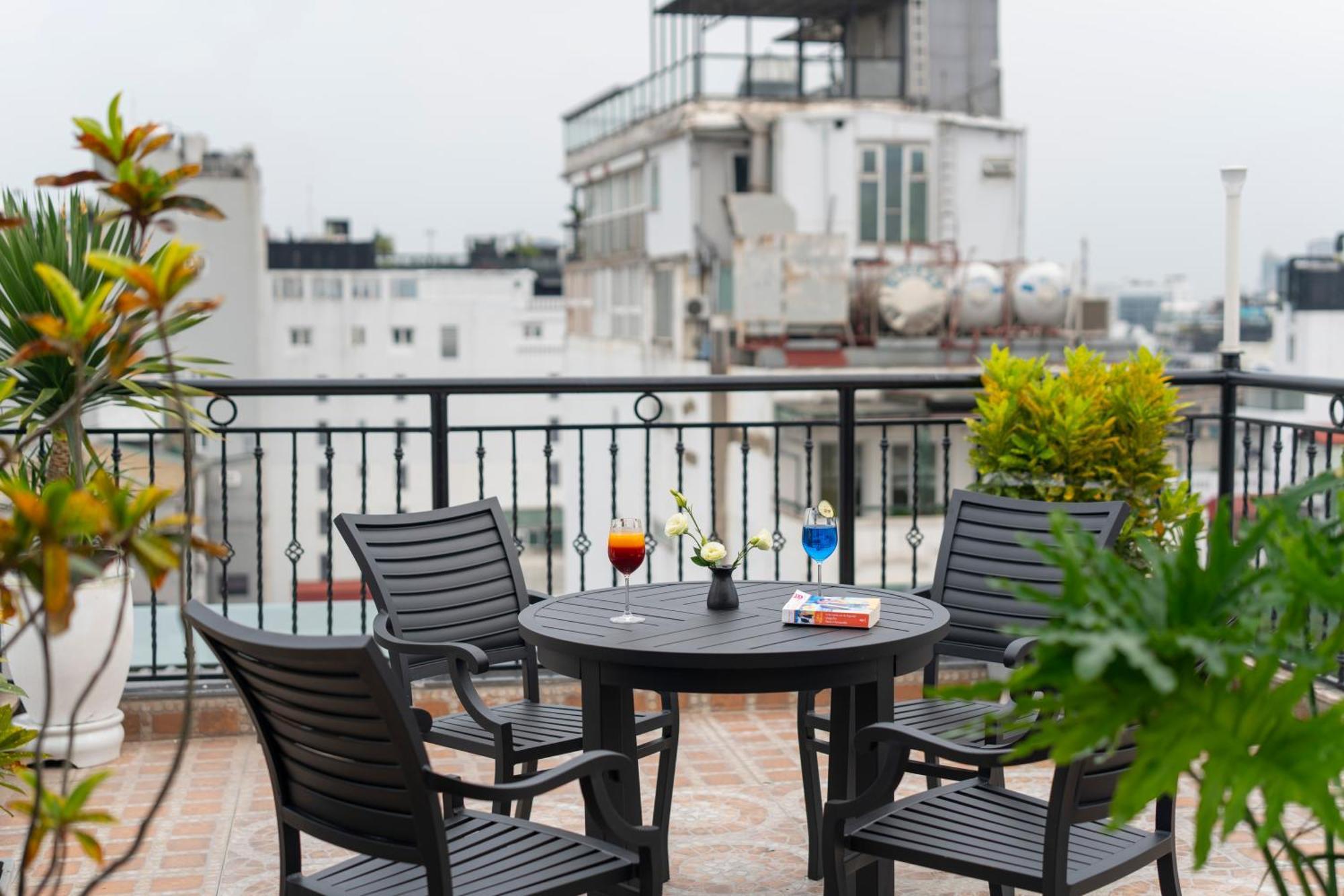 Sq Hang Gai Hotel & Spa Hanoi Exteriör bild