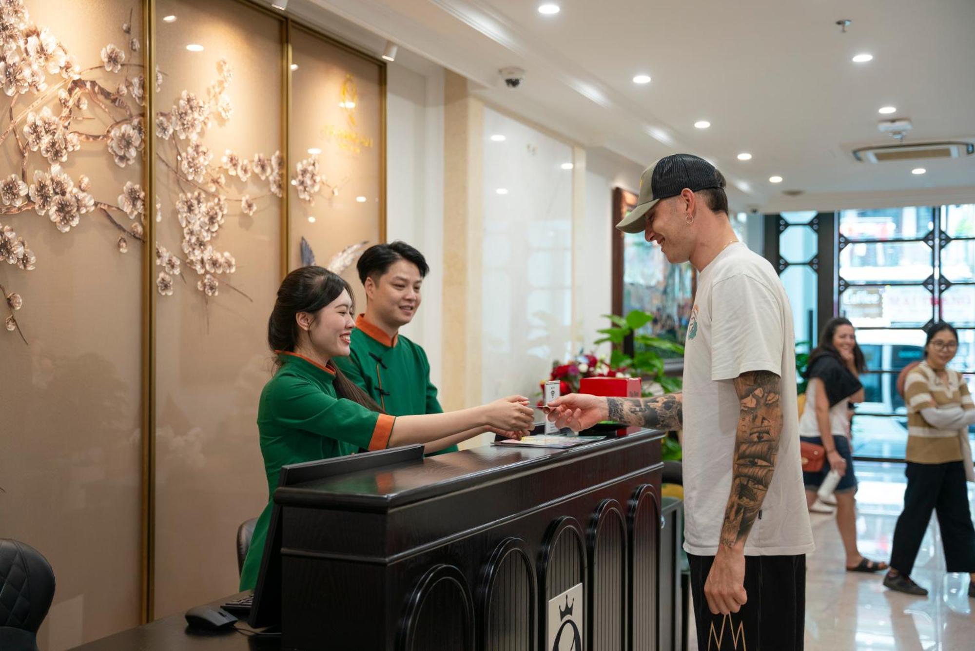 Sq Hang Gai Hotel & Spa Hanoi Exteriör bild