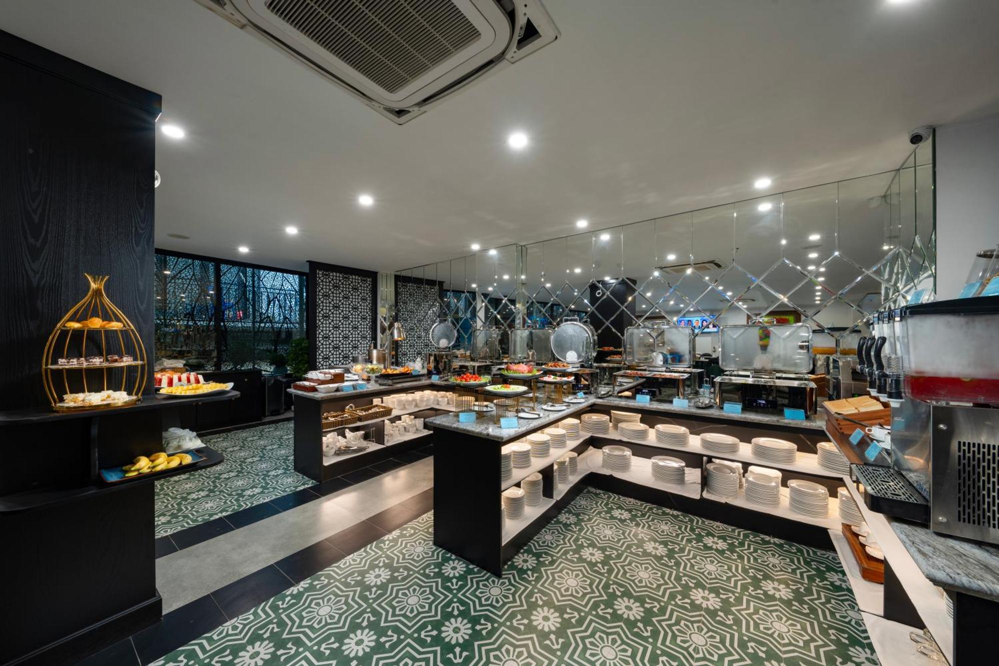 Sq Hang Gai Hotel & Spa Hanoi Exteriör bild